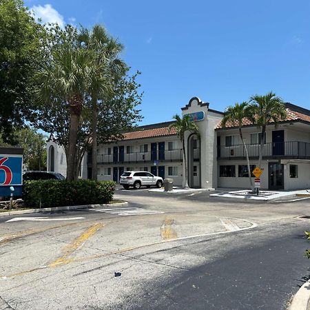 Motel 6 Riviera Beach Fl المظهر الخارجي الصورة